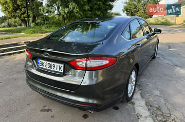 Седан Ford Fusion 2014 в 