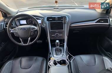 Седан Ford Fusion 2015 в  фото 10 Седан Ford Fusion 2015 в