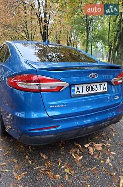 Седан Ford Fusion 2018 в 