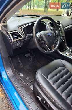 Седан Ford Fusion 2018 в 