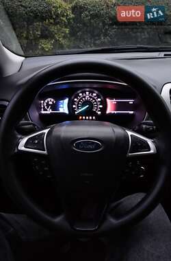 Седан Ford Fusion 2013 в 