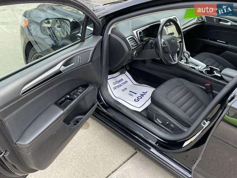 Седан Ford Fusion 2016 в Тернополі