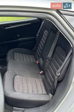 Седан Ford Fusion 2015 в 