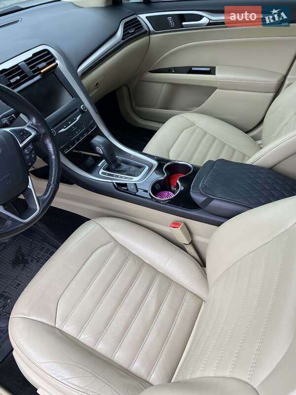 Седан Ford Fusion 2014 в Тернополі