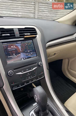Седан Ford Fusion 2014 в 