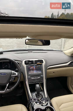 Седан Ford Fusion 2014 в 