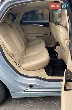 Седан Ford Fusion 2014 в 