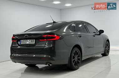 Седан Ford Fusion 2017 в 