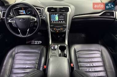 Седан Ford Fusion 2017 в 