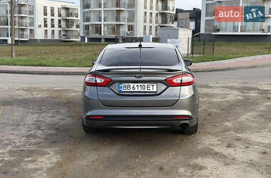 Седан Ford Fusion 2013 в 
