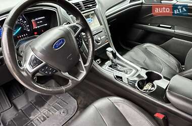 Седан Ford Fusion 2015 в 
