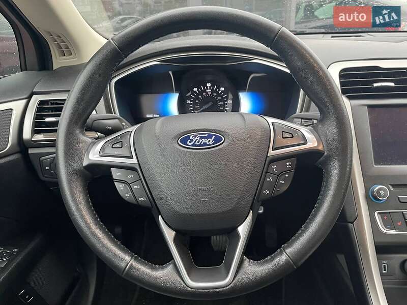 Седан Ford Fusion 2016 в Киеве фото 13 Седан Ford Fusion 2016 в Киеве