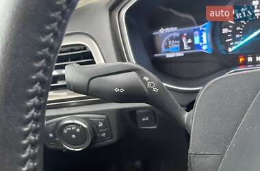 Седан Ford Fusion 2016 в 