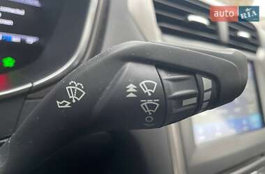 Седан Ford Fusion 2016 в 
