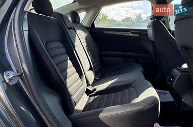 Седан Ford Fusion 2016 в 