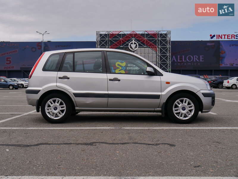 Хетчбек Ford Fusion 2008 в Києві