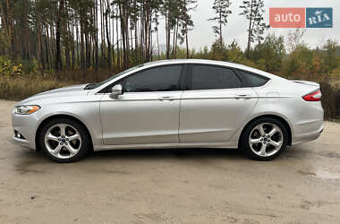 Седан Ford Fusion 2015 в 