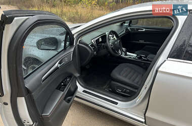 Седан Ford Fusion 2015 в 