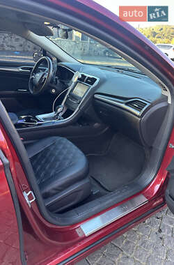Седан Ford Fusion 2014 в 