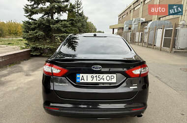 Седан Ford Fusion 2015 в 