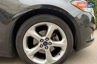 Седан Ford Fusion 2015 в 