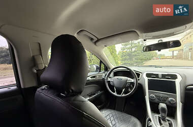 Седан Ford Fusion 2015 в 