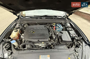 Седан Ford Fusion 2015 в 