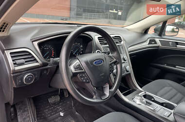 Седан Ford Fusion 2017 в 