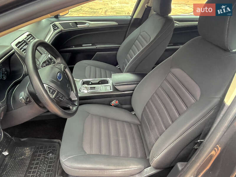 Седан Ford Fusion 2017 в Одесі