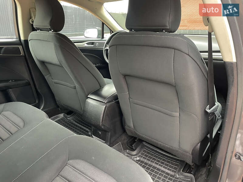 Седан Ford Fusion 2017 в Одесі