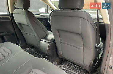 Седан Ford Fusion 2017 в 