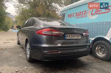 Седан Ford Fusion 2020 в 