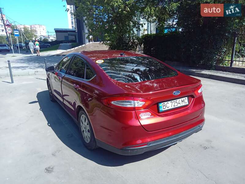 Седан Ford Fusion 2013 в Львові