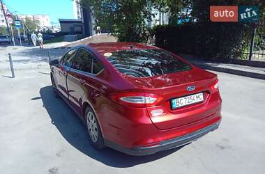 Седан Ford Fusion 2013 в 