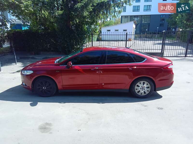 Седан Ford Fusion 2013 в Львові