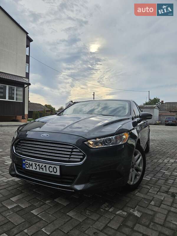 Седан Ford Fusion 2015 в 