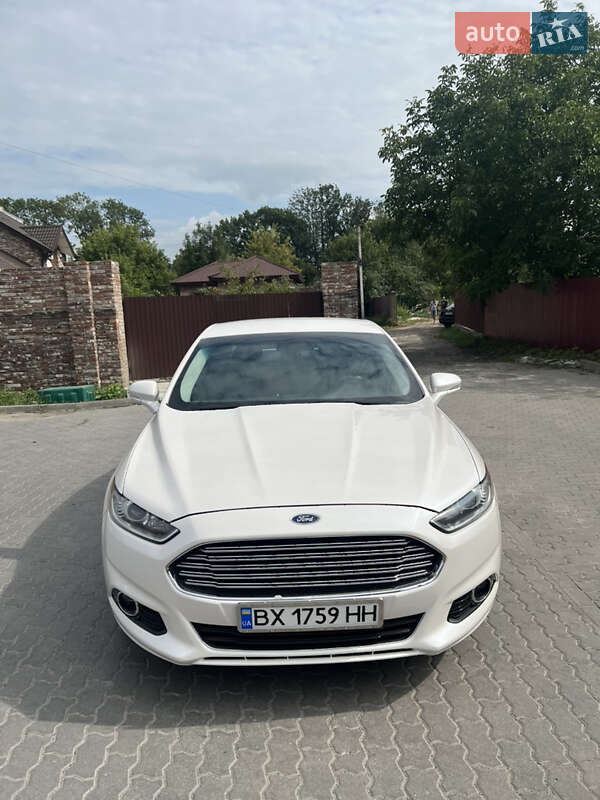 Седан Ford Fusion 2014 в 