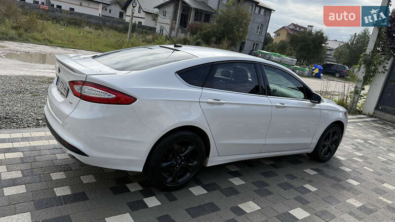 Седан Ford Fusion 2014 в Львові