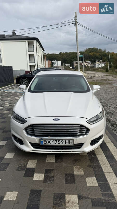 Седан Ford Fusion 2014 в Львові