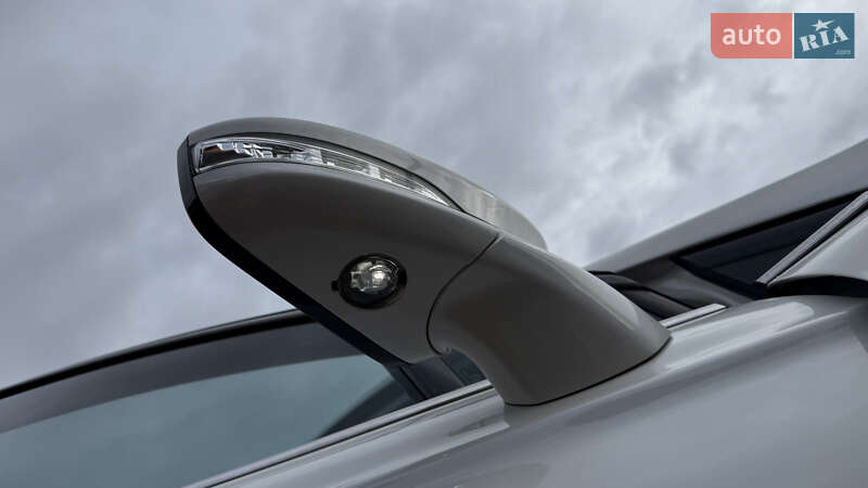 Седан Ford Fusion 2014 в Львові