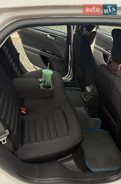 Седан Ford Fusion 2014 в 