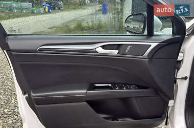 Седан Ford Fusion 2014 в 