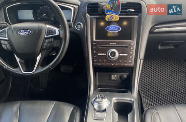 Седан Ford Fusion 2019 в 