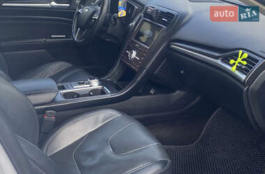 Седан Ford Fusion 2019 в 