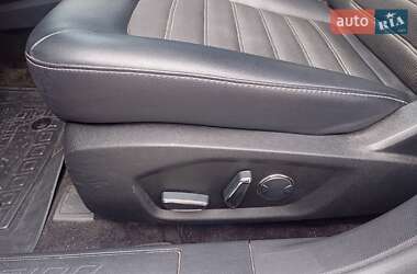 Седан Ford Fusion 2018 в 
