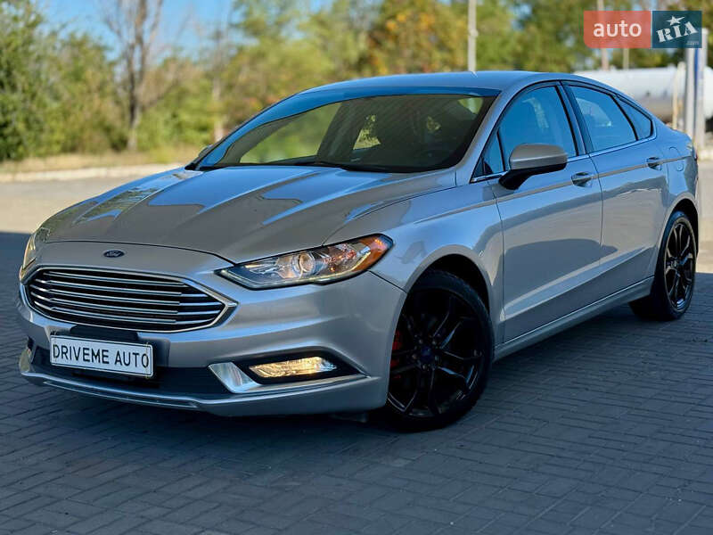 Седан Ford Fusion 2017 в 