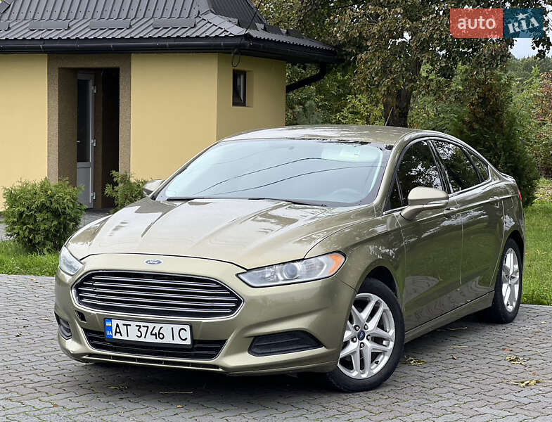 Седан Ford Fusion 2012 в 