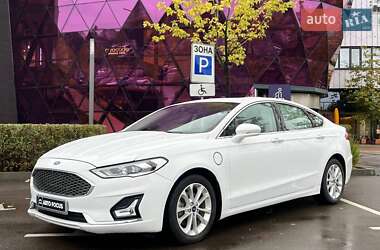 Седан Ford Fusion 2019 в 