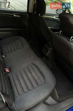 Седан Ford Fusion 2014 в 