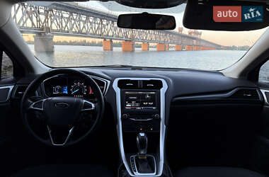 Седан Ford Fusion 2014 в 